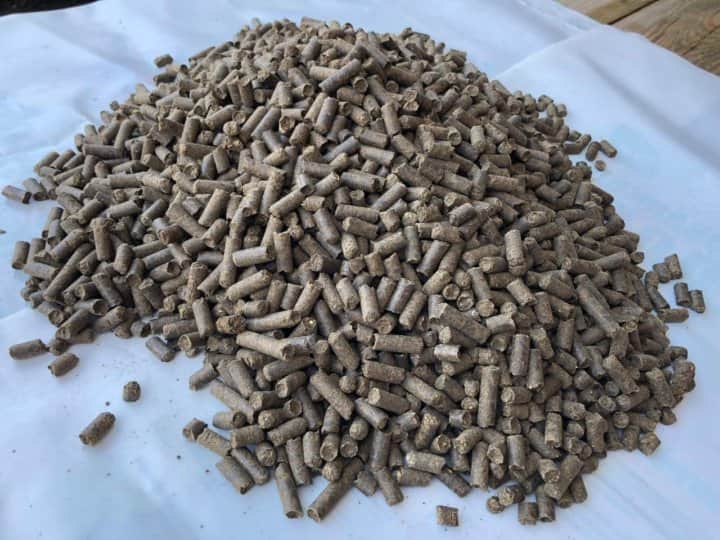 کود مرغی شرکتی با فرآوری یکنواخت سطح و بطن زمین